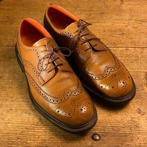 Men’s leather brogues with commando style soles